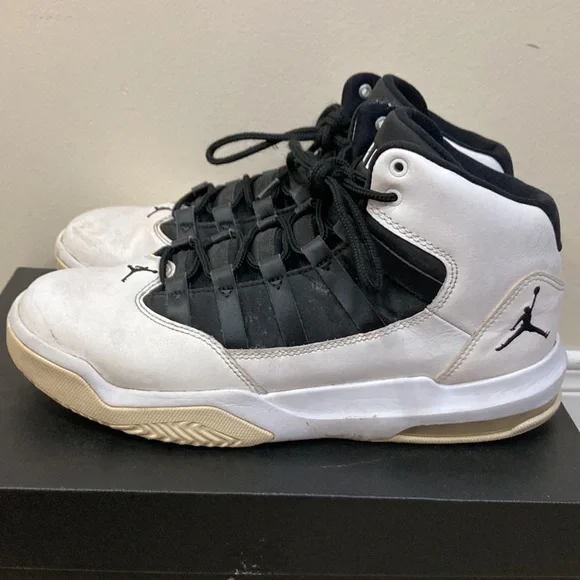 Jordan Max Aura GS - Picture 3 of 6